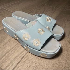 Lisa says gah | Blue Floral Dakota Platform Sandal Size: 11